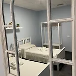 Hostel & O Da Meiga
